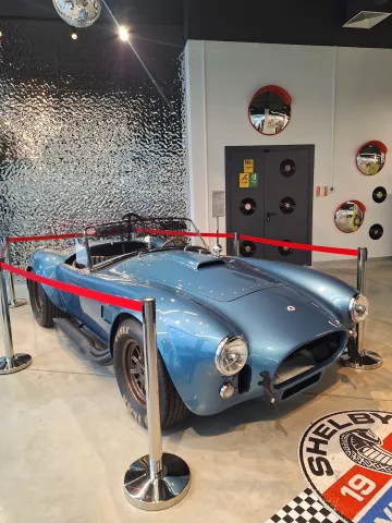 Shelby Cobra photo 1