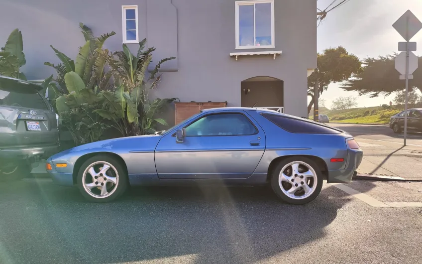 Porsche 928