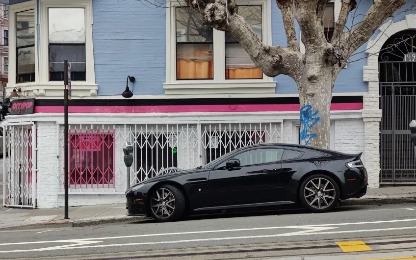 Aston Martin V8 Vantage