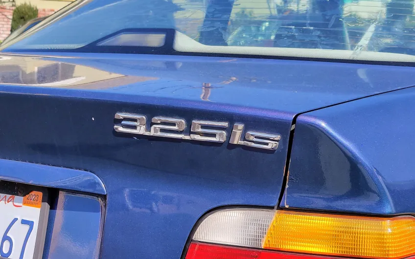 BMW 325is